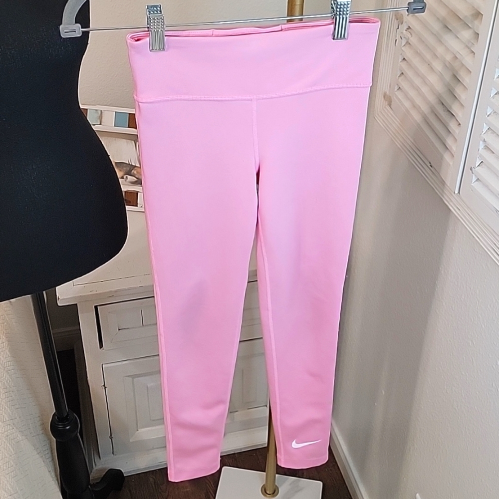🌟5/$20 Nike Tight Fit Leggings